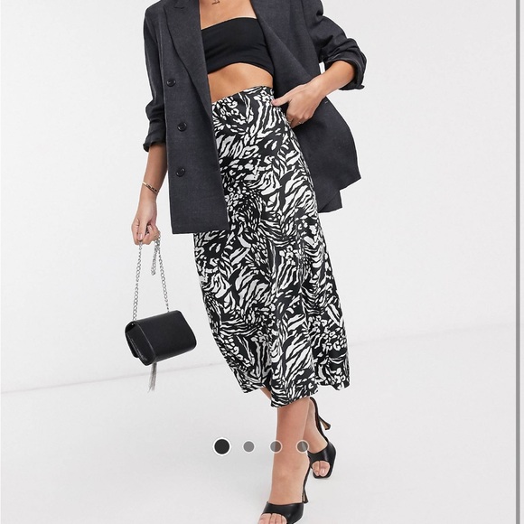 Zebra print satin midi skirt - Picture 4 of 5